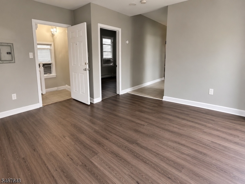 252 4TH Street Newark NJ 07107