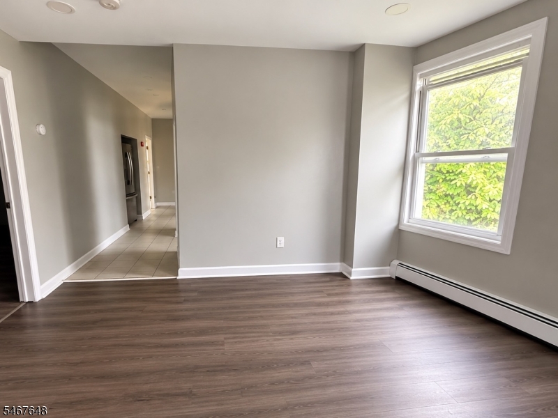 252 4TH Street Newark NJ 07107