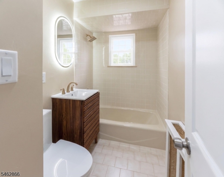 32 Kelly Parkway Bayonne NJ 07002