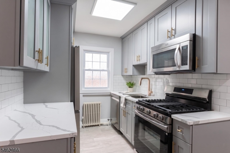 32 Kelly Parkway Bayonne NJ 07002