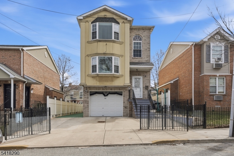 105 Peabody Place Newark NJ 07104