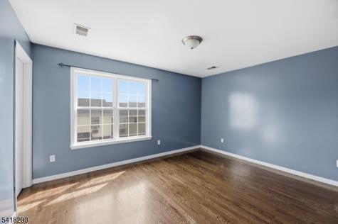 105 Peabody Place Newark NJ 07104