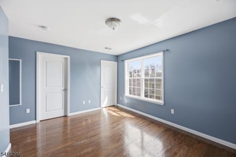 105 Peabody Place Newark NJ 07104