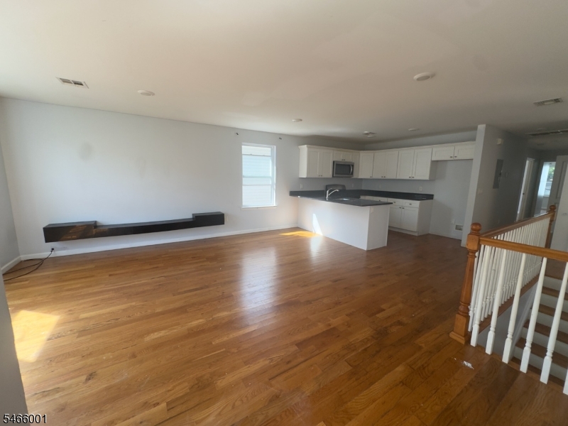 201 Schuyler Ave 2nd Fl Newark NJ 07112