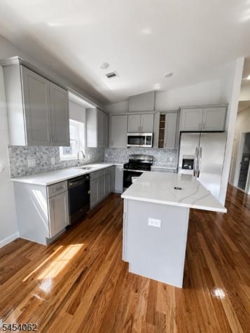 627 Thomas Blvd, Apt 2 East Orange NJ 07017