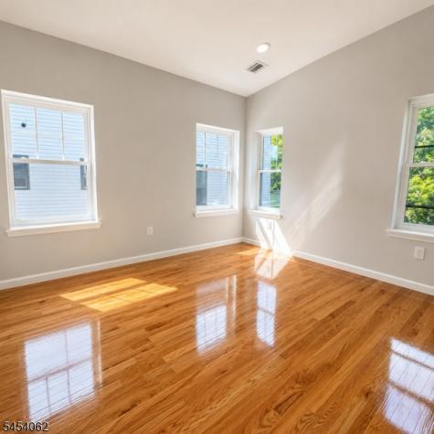 627 Thomas Blvd, Apt 2 East Orange NJ 07017