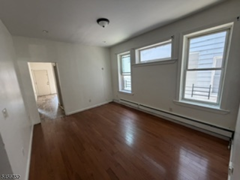 192 Avenue B Bayonne NJ 07002