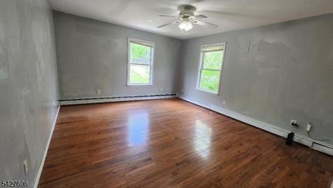 306 Nariticong Avenue Hopatcong NJ 07843