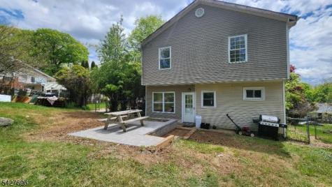 306 Nariticong Avenue Hopatcong NJ 07843