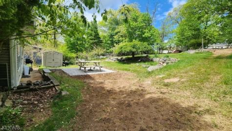 306 Nariticong Avenue Hopatcong NJ 07843