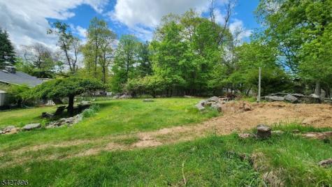 306 Nariticong Avenue Hopatcong NJ 07843