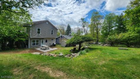 306 Nariticong Avenue Hopatcong NJ 07843