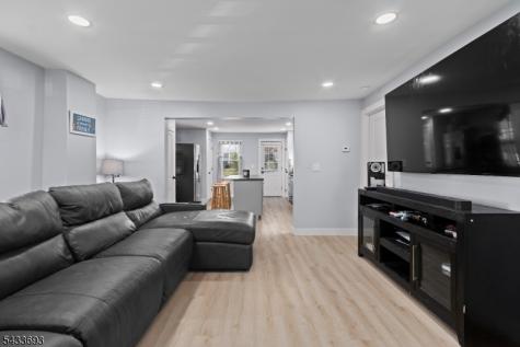 22 Decatur Street Knowlton NJ 07832