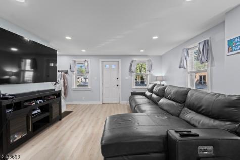 22 Decatur Street Knowlton NJ 07832