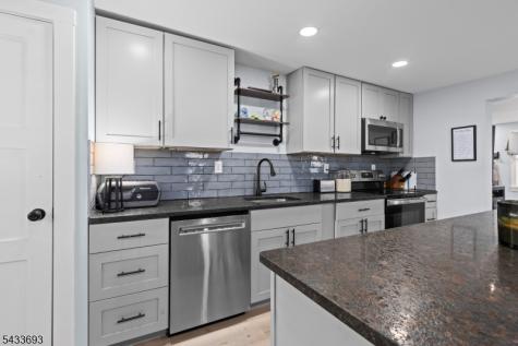 22 Decatur Street Knowlton NJ 07832