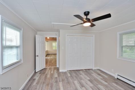 4 Village Place Jefferson NJ 07438