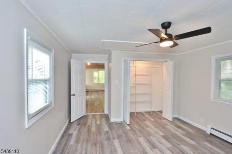 4 Village Place Jefferson NJ 07438
