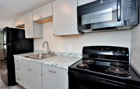 4 Village Place Jefferson NJ 07438
