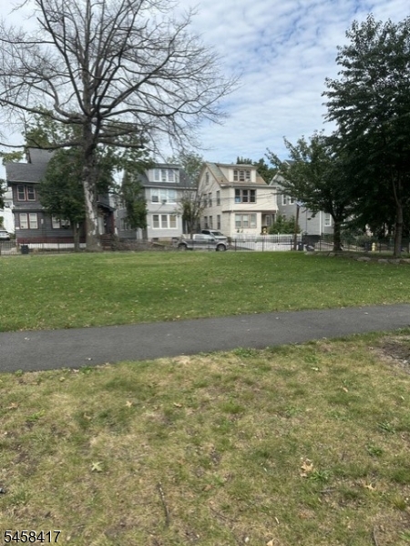 22 Homestead Park Newark NJ 07108