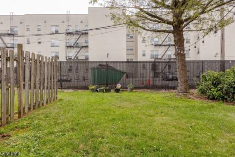 194 N Grove Street East Orange NJ 07017