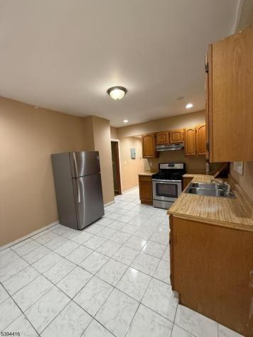 389 Amherst Street East Orange NJ 07018