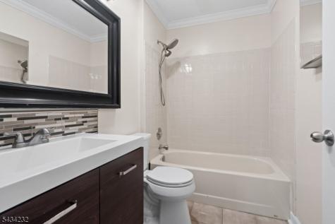 24 Amberly Court Franklin NJ 08823