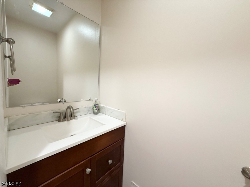 18 Dogwood Drive Edison NJ 08820