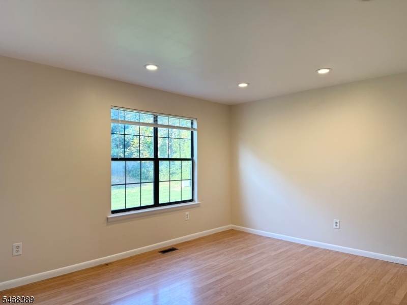 18 Dogwood Drive Edison NJ 08820