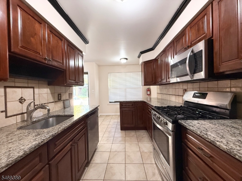 18 Dogwood Drive Edison NJ 08820