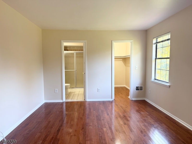 18 Dogwood Drive Edison NJ 08820