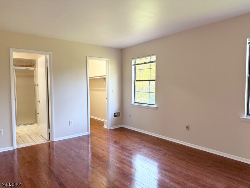 18 Dogwood Drive Edison NJ 08820