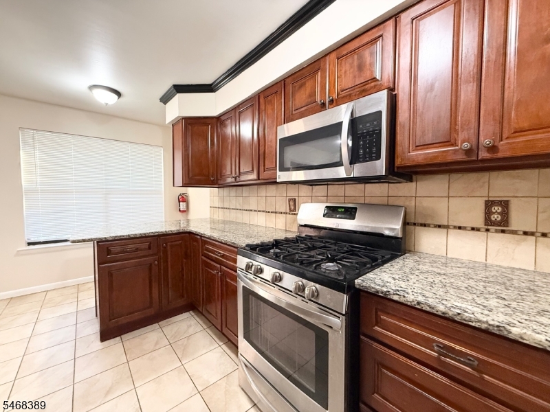 18 Dogwood Drive Edison NJ 08820