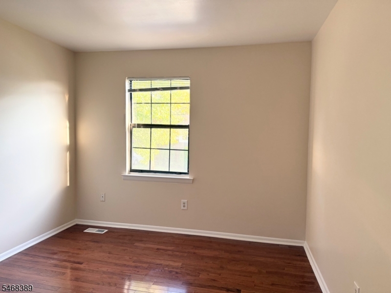 18 Dogwood Drive Edison NJ 08820