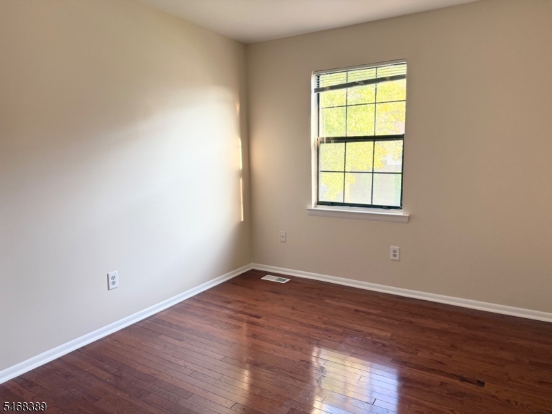 18 Dogwood Drive Edison NJ 08820