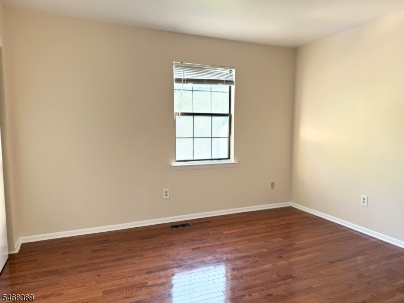 18 Dogwood Drive Edison NJ 08820