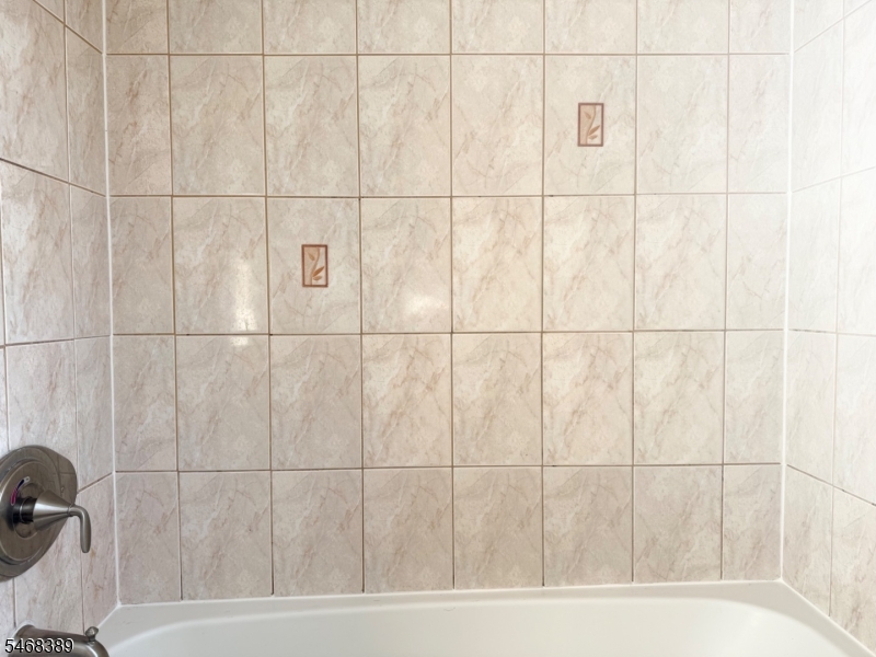 18 Dogwood Drive Edison NJ 08820