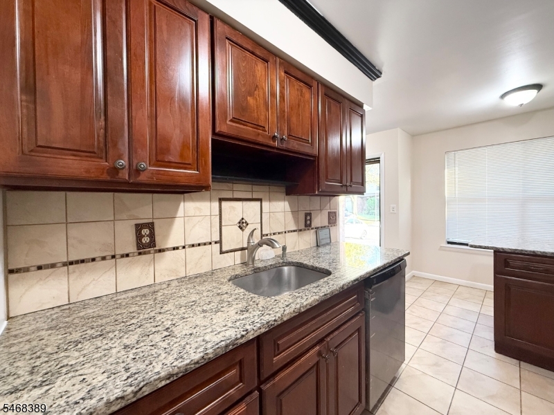 18 Dogwood Drive Edison NJ 08820