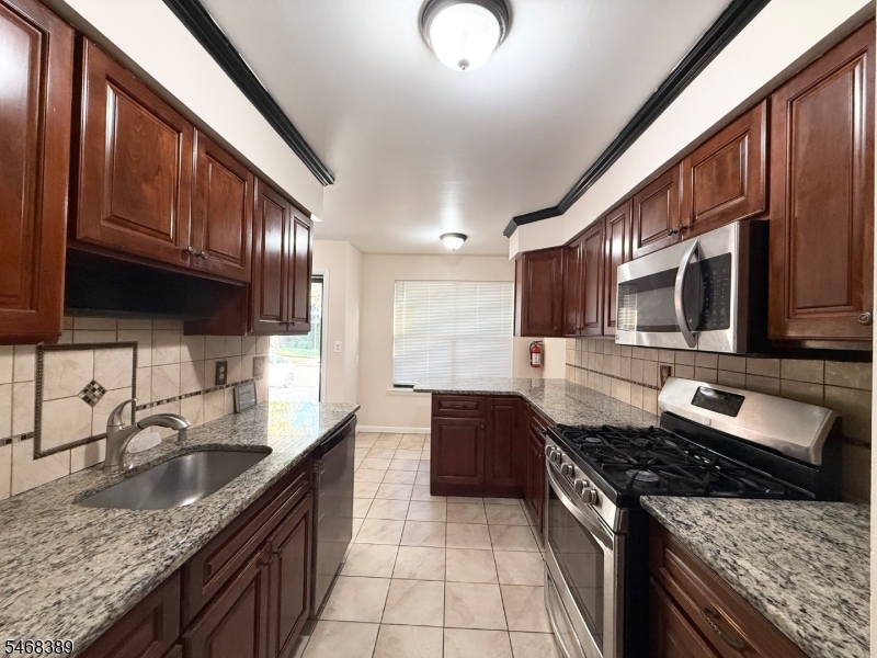 18 Dogwood Drive Edison NJ 08820