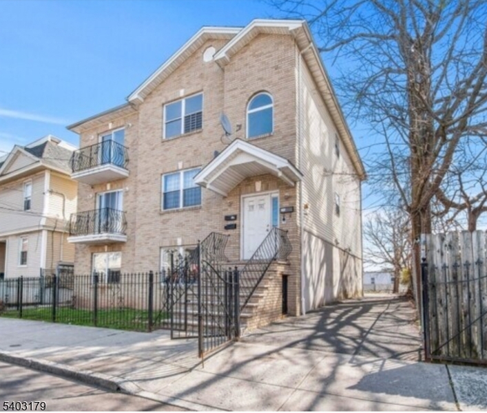 138 Schuyler Avenue Newark NJ 07112