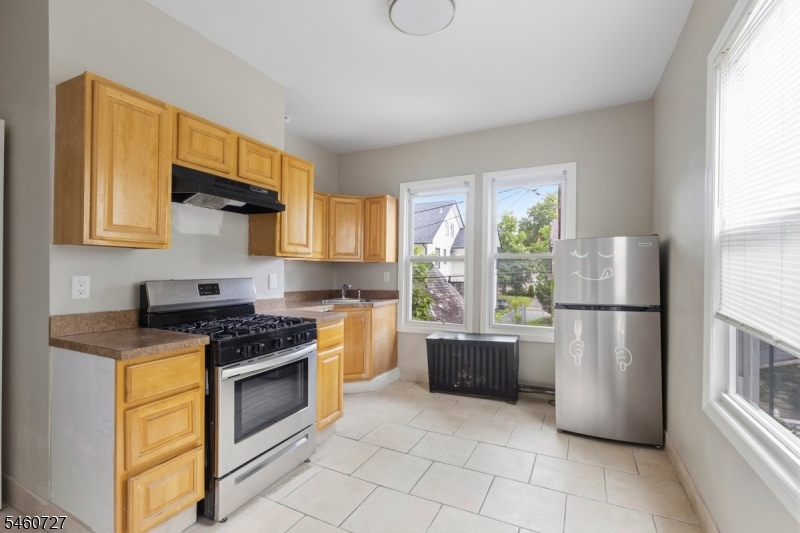37 Mapes Avenue Newark NJ 07112