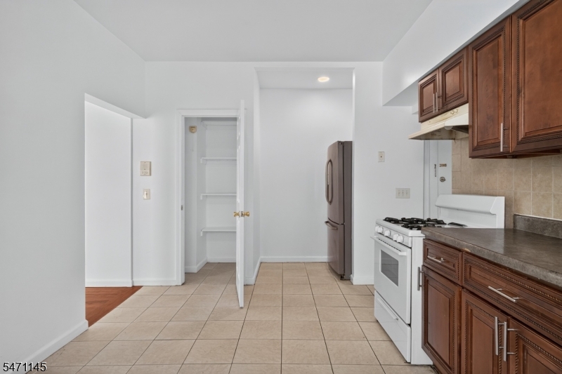 21 Robert Place Irvington NJ 07111