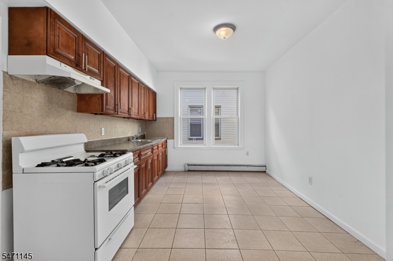 21 Robert Place Irvington NJ 07111