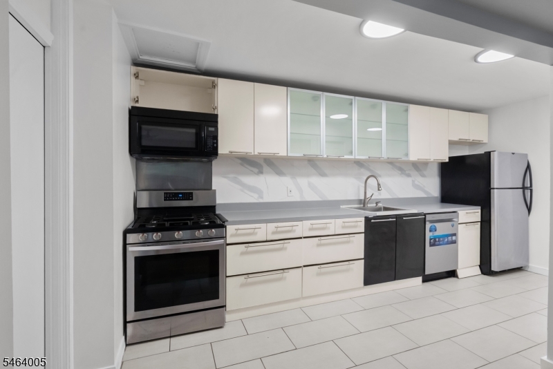 82 Garfield Avenue Jersey City NJ 07305