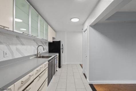 82 Garfield Avenue Jersey City NJ 07305