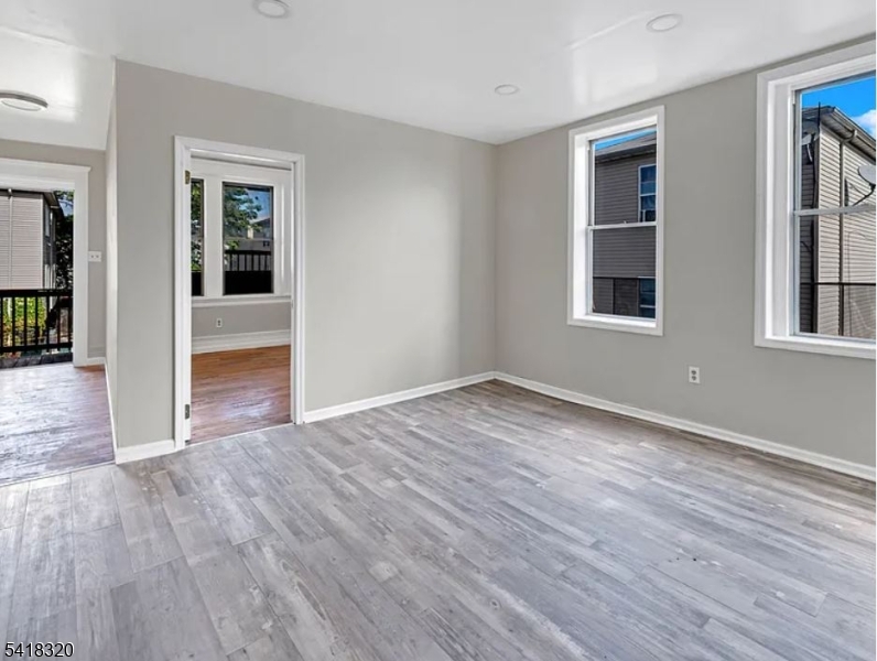 84 2ND Street Elizabeth NJ 07206