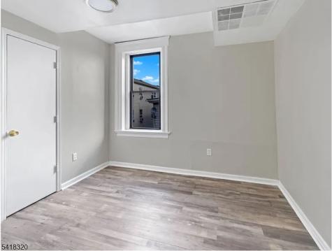 84 2ND Street Elizabeth NJ 07206