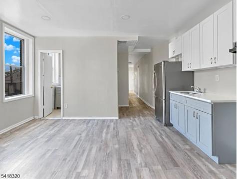 84 2ND Street Elizabeth NJ 07206