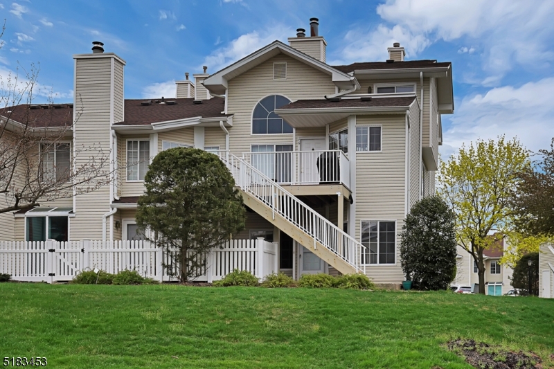 78 Academy Court Bedminster NJ 07921