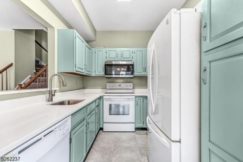 78 Academy Court Bedminster NJ 07921