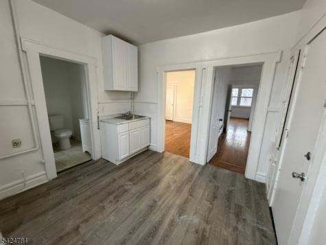 205 Chancellor Avenue Newark NJ 07112
